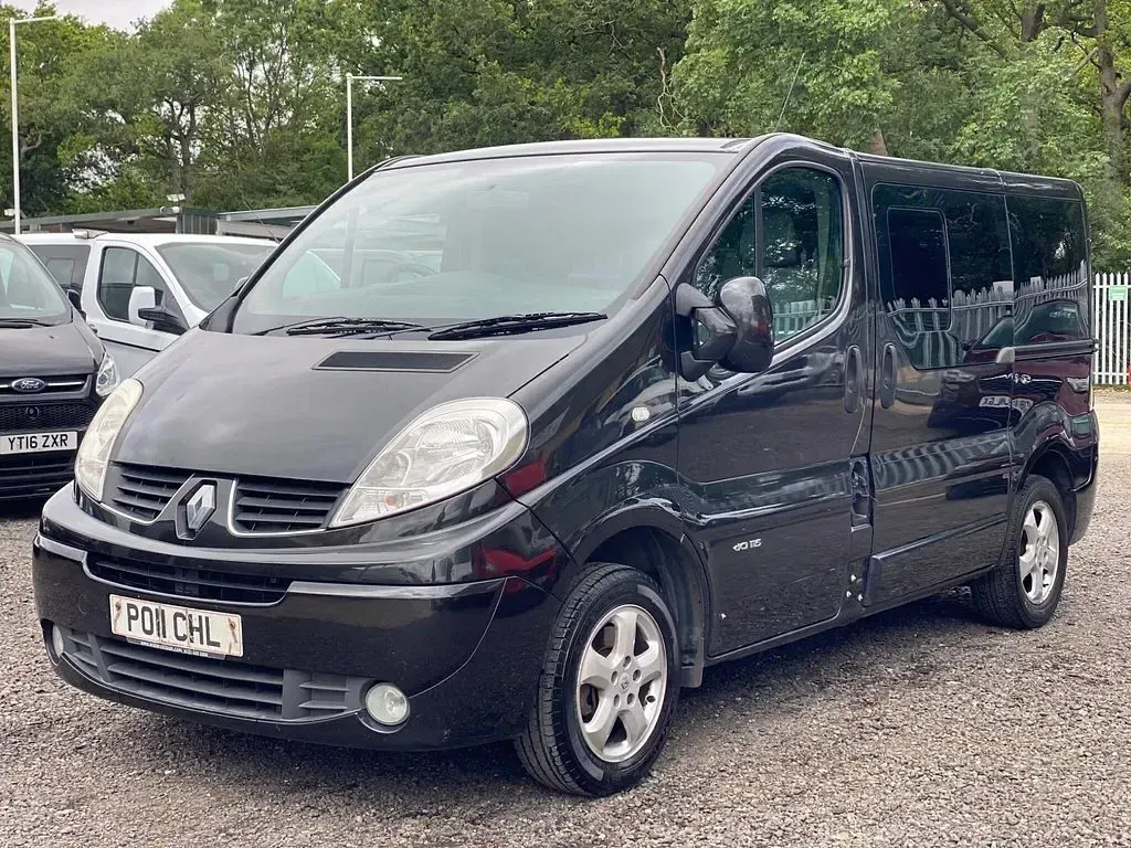 Used Renault Trafic 115 HP (84 kW) 2011 Black MPV