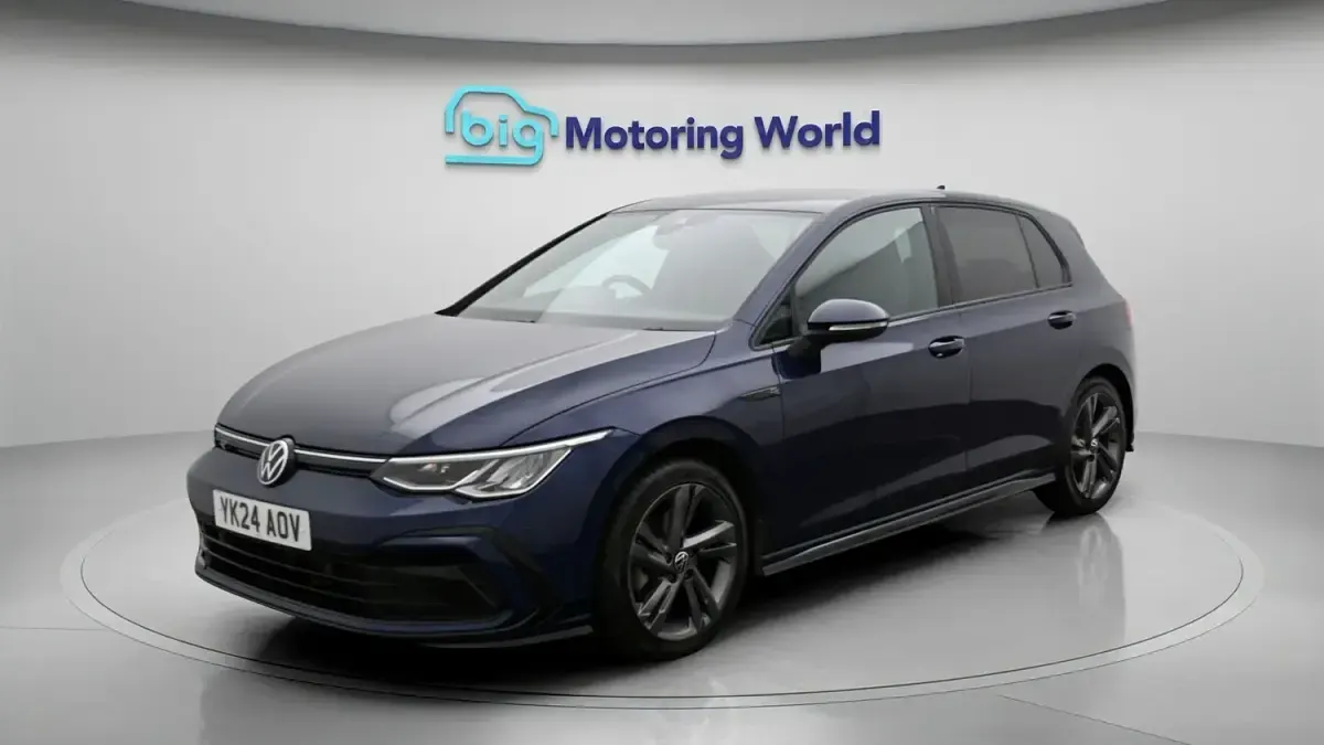 Used VW Golf VIII R-line 150 HP (110 kW) 2023 Blue Hatchback