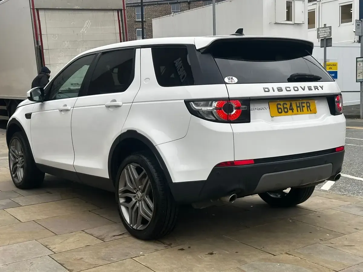 Used Land Rover Discovery Sport SE 180 HP (132 kW) 2015 White SUV