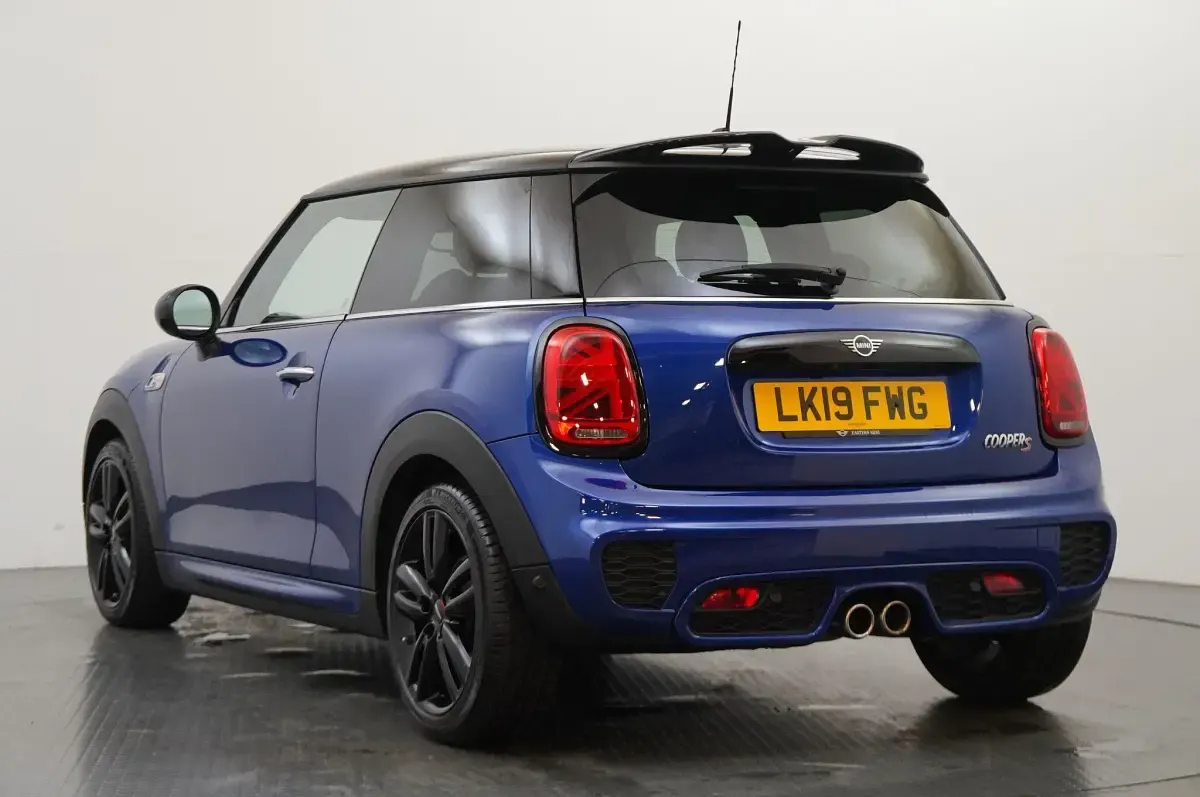 Used Mini Cooper S Sport 192 HP (141 kW) 2019 Blue Hatchback