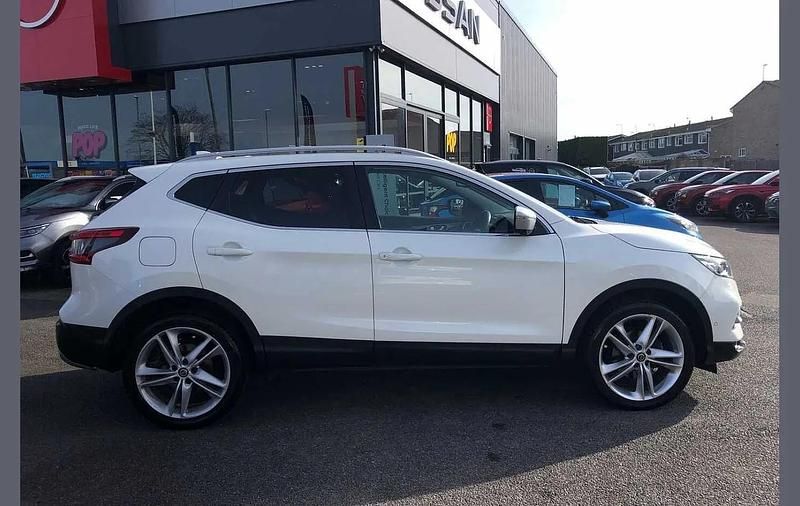 Used Nissan Qashqai N-Motion 138 HP (101 kW) 2019 White SUV