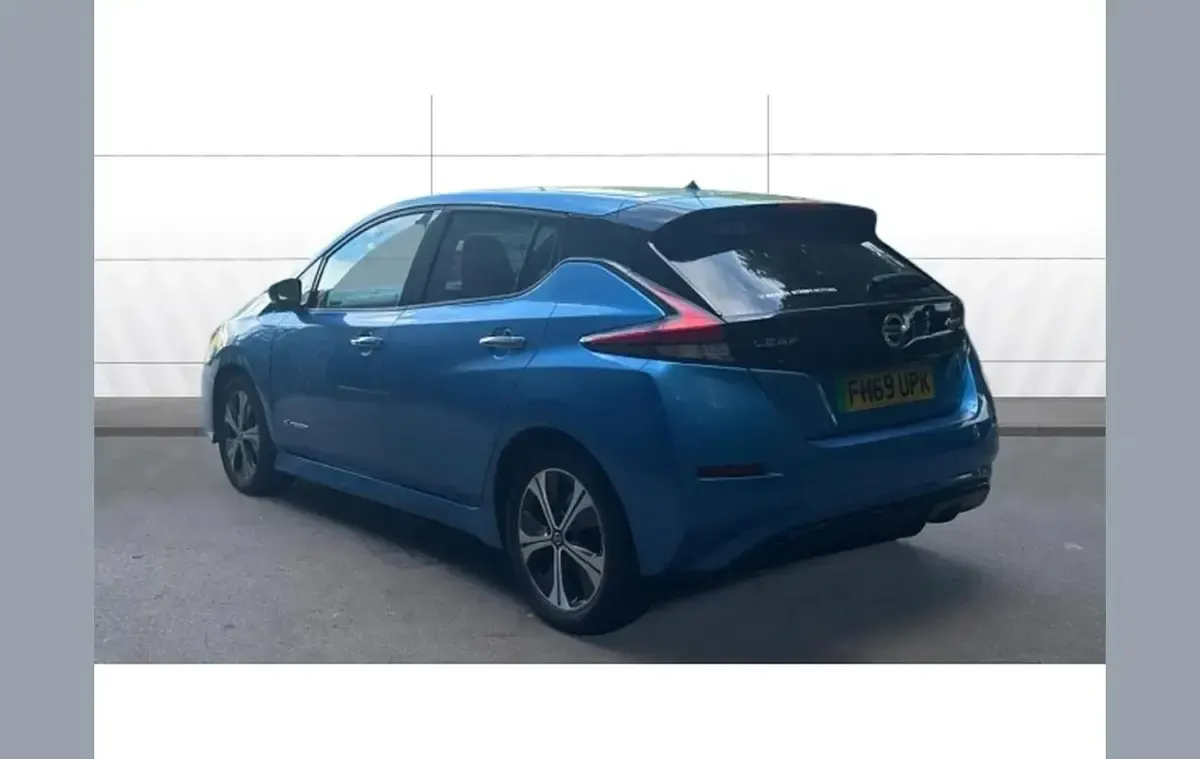 Used Nissan Leaf N-Connecta 108 kW (147 HP) 2020 Blue Hatchback