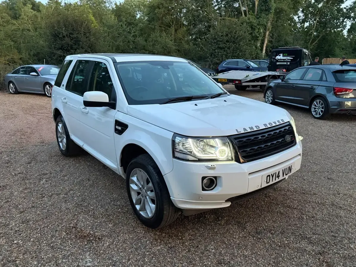 Used Land Rover Freelander 2 HSE 2014 White SUV