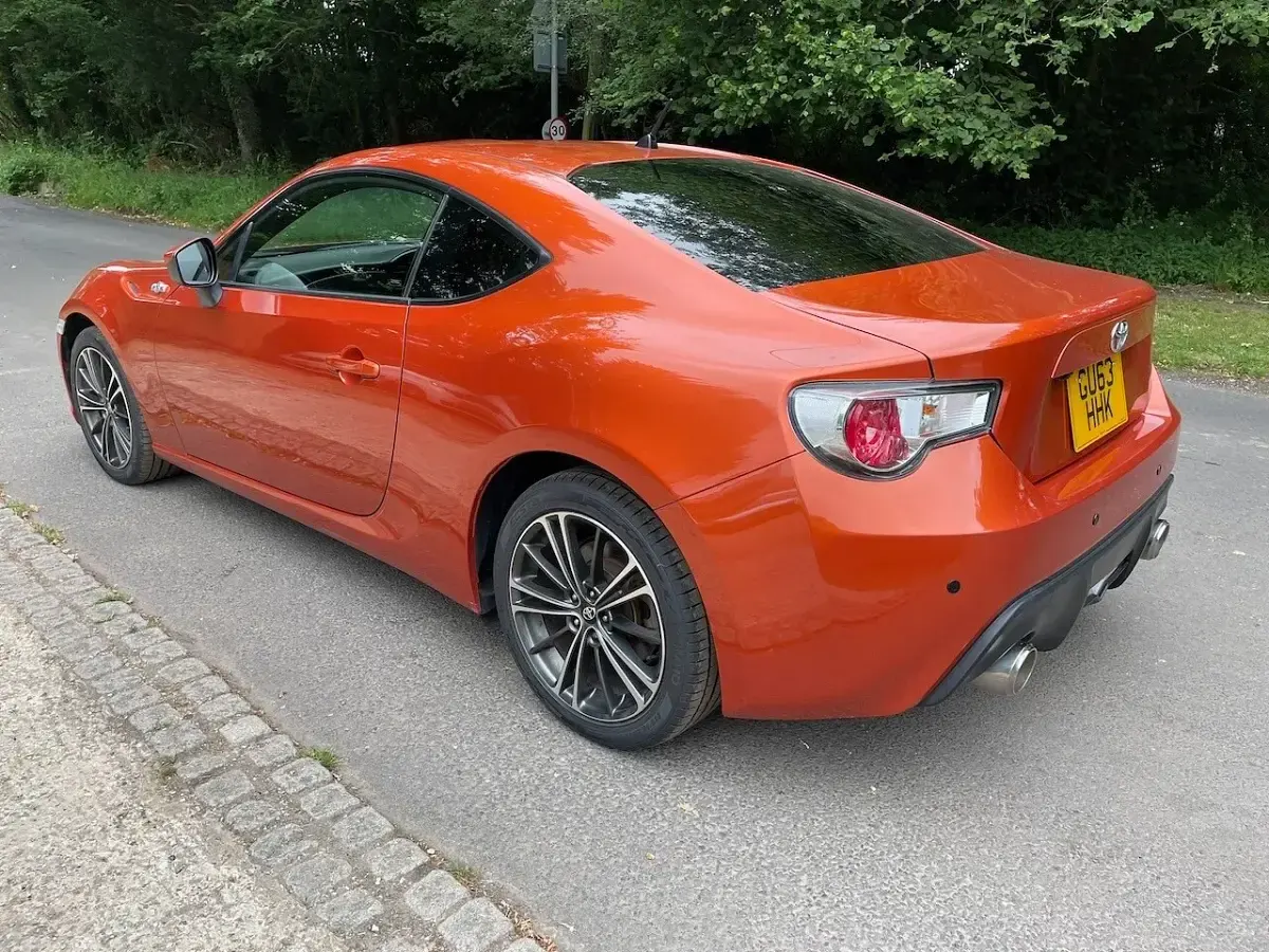 Used Toyota GT86 GT 200 HP (147 kW) 2014 Orange Coupe