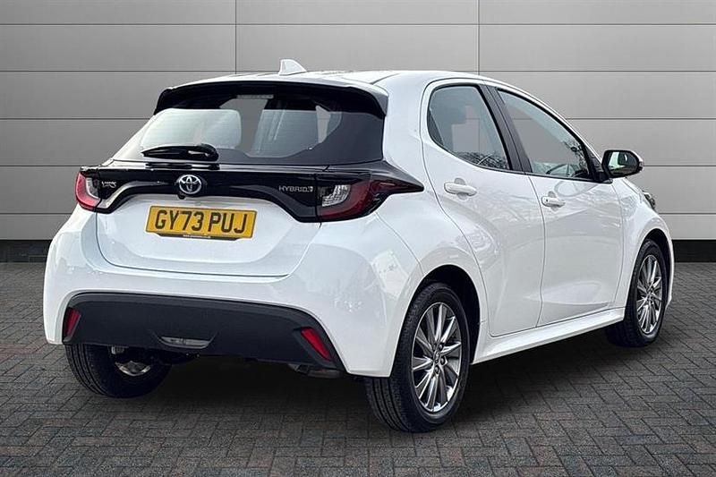 Used Toyota Yaris Hybrid 116 HP (85 kW) 2023 Unknown Hatchback