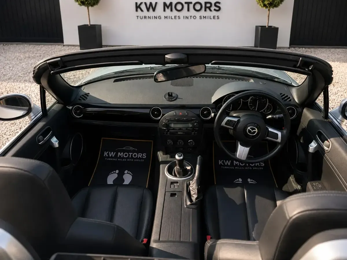 Used Mazda MX5 Inclusive 160 HP (117 kW) 2009 Silver Cabriolet