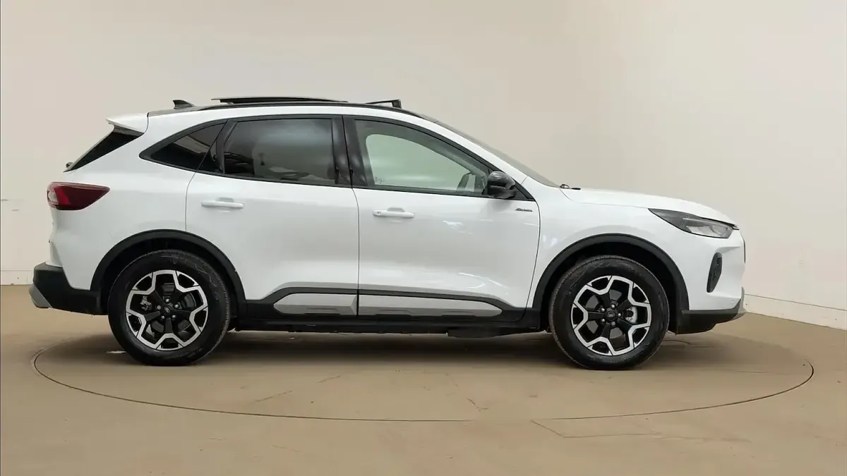 Usado Ford Kuga Active 243 HP (178 kW) 2025 Branco SUV