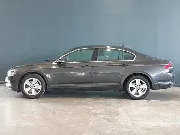 Used VW Passat SE 150 HP (110 kW) 2022 Grey Estate
