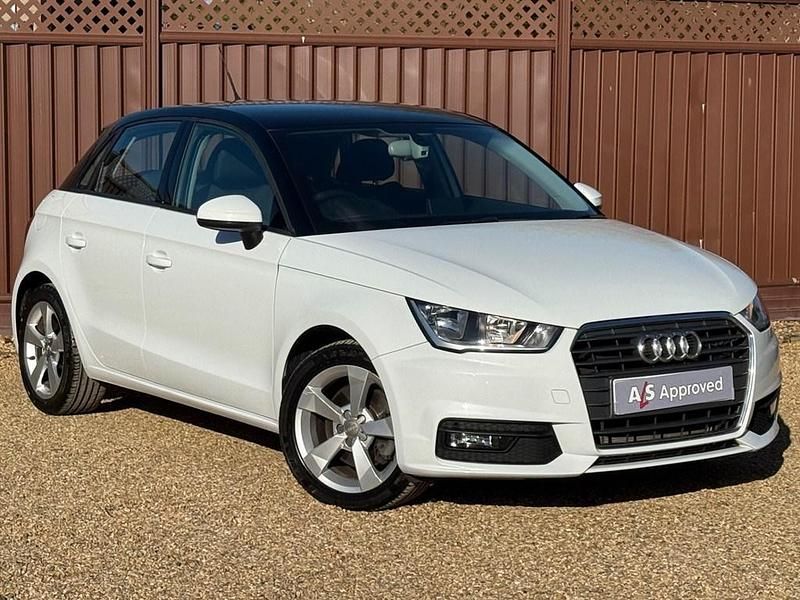 Used Audi A1 Sportback Sport 125 HP (91 kW) 2015 Glacier white Hatchback