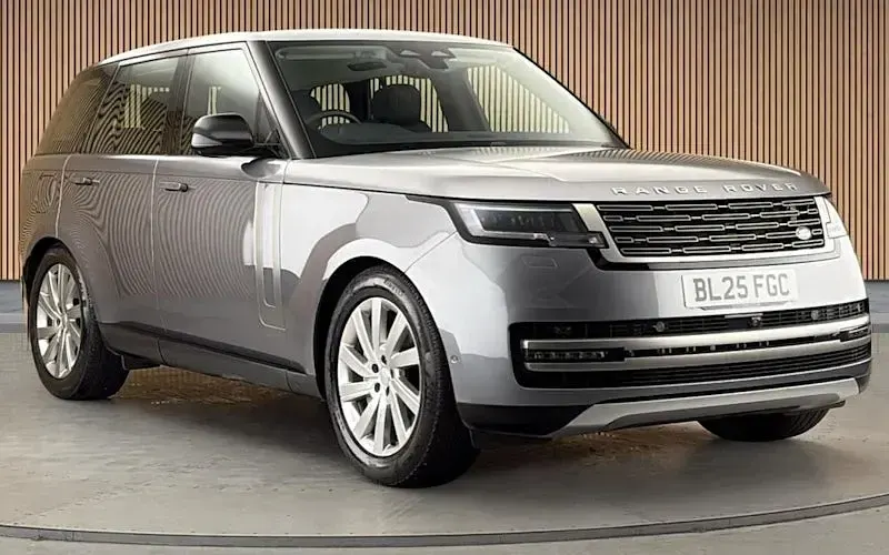 Used Land Rover Range Rover SE 300 HP (220 kW) 2025 SUV