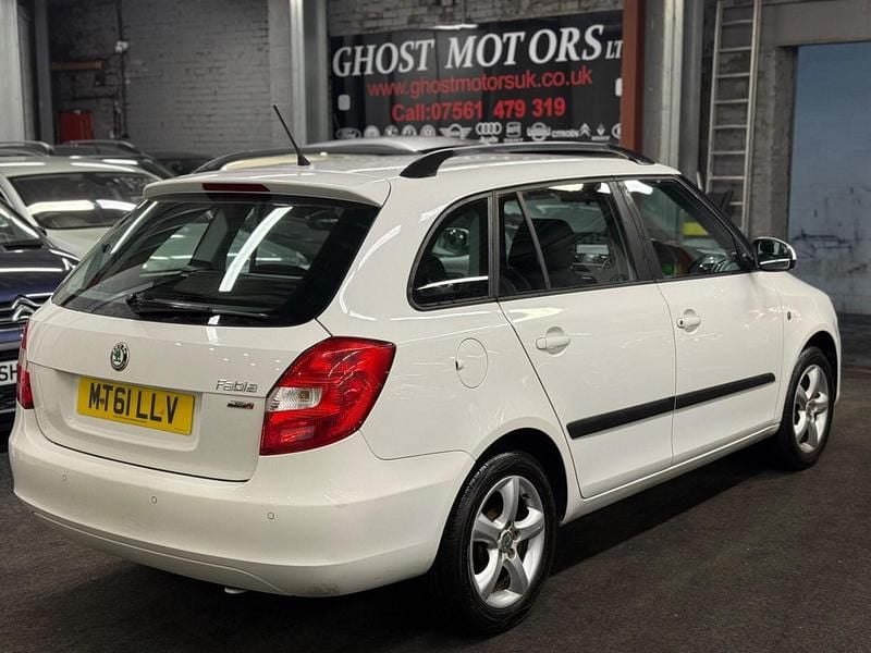 Used Skoda Fabia SE 105 HP (77 kW) 2012 White Estate
