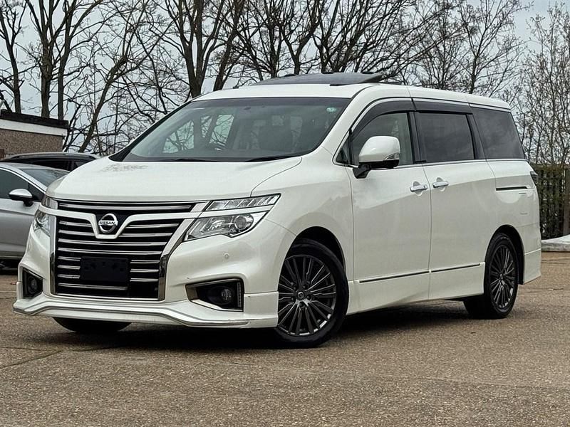 Used Nissan Elgrand 2018 White MPV
