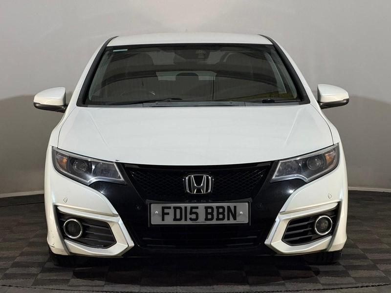 Used Honda Civic SE Plus 120 HP (88 kW) 2015 White Hatchback