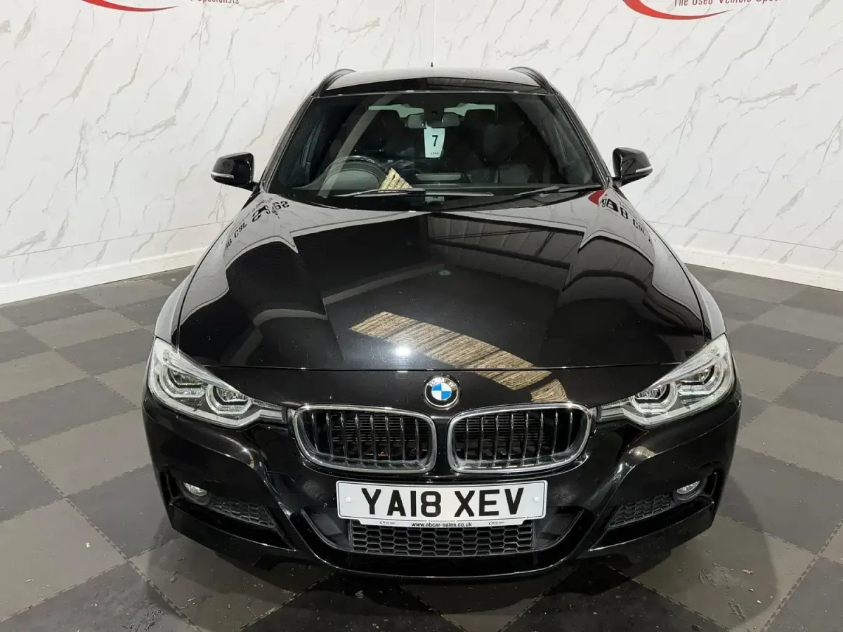 Begagnad BMW 320 M Sport 2018 Svart Kombi