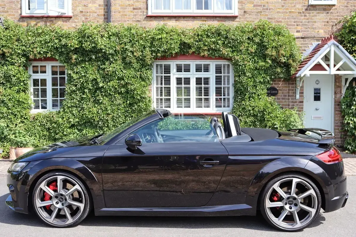 Used Audi TT Roadster Advanced 400 HP (294 kW) 2018 Black Cabriolet
