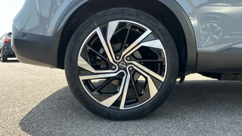 Used Nissan Qashqai Tekna+ 190 HP (139 kW) 2023 Grey SUV