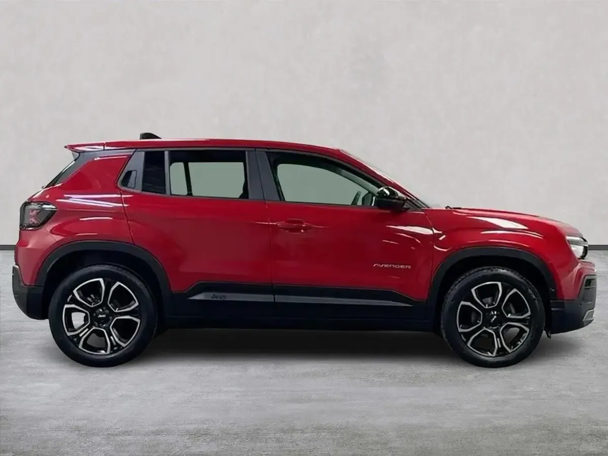Begagnad Jeep Avenger Summit 100 HK (73 kW) 2025 Röd SUV