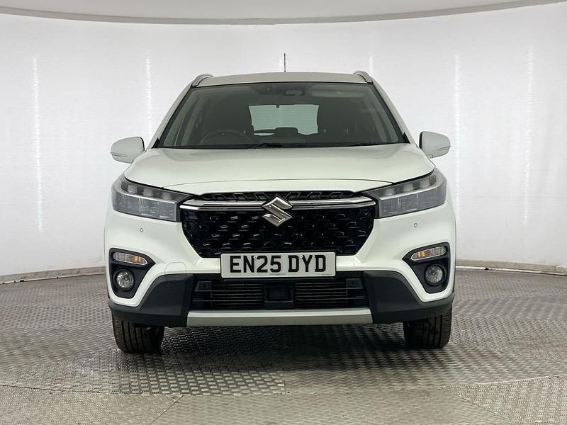 Used Suzuki SX4 129 HP (94 kW) 2025 White Hatchback