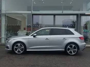 Used Audi A3 e-tron Advanced 150 HP (110 kW) 2018 Silver Hatchback