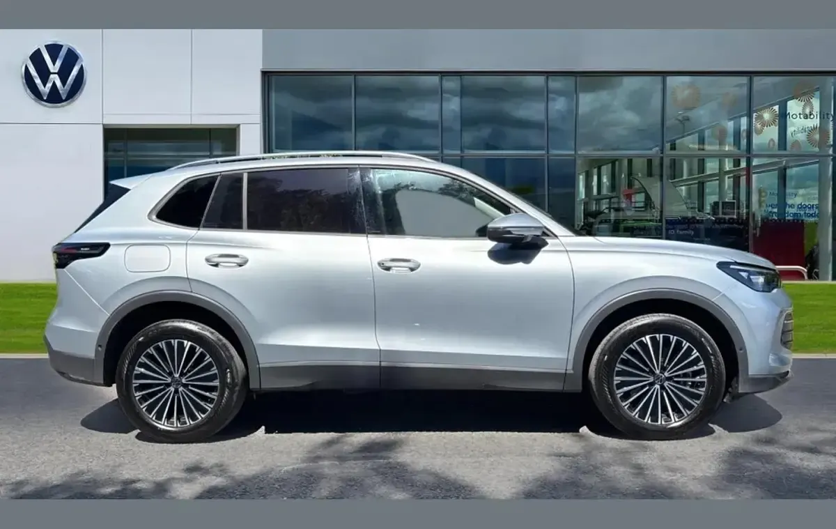 Used VW Tiguan Match 200 HP (147 kW) 2025 Silver SUV
