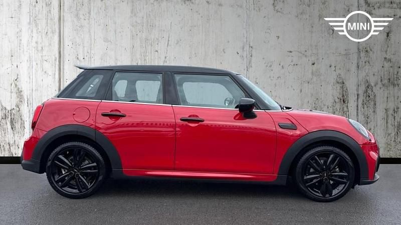 Used Mini Cooper Hatch 134 HP (98 kW) 2023 Red Hatchback