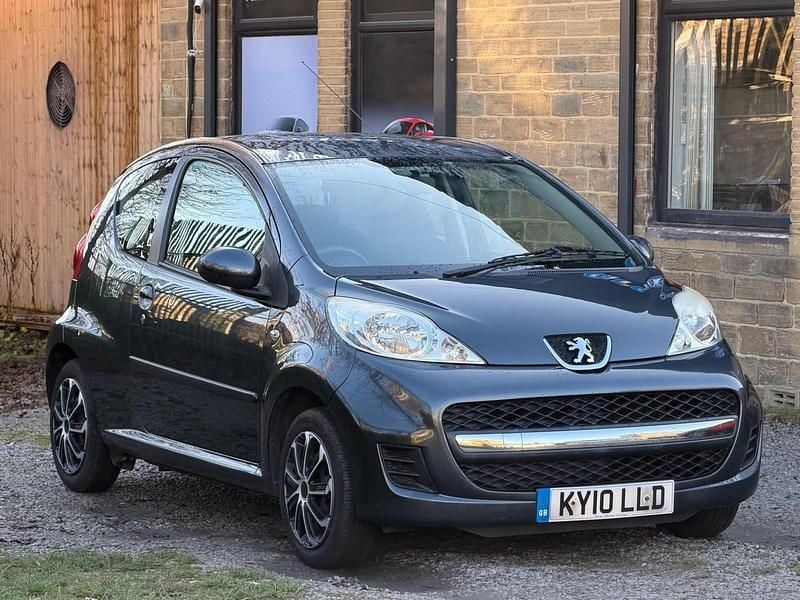 Grey Used 2010 Peugeot 107 Hatchback | £1,190 (Good price) - Image 1/4