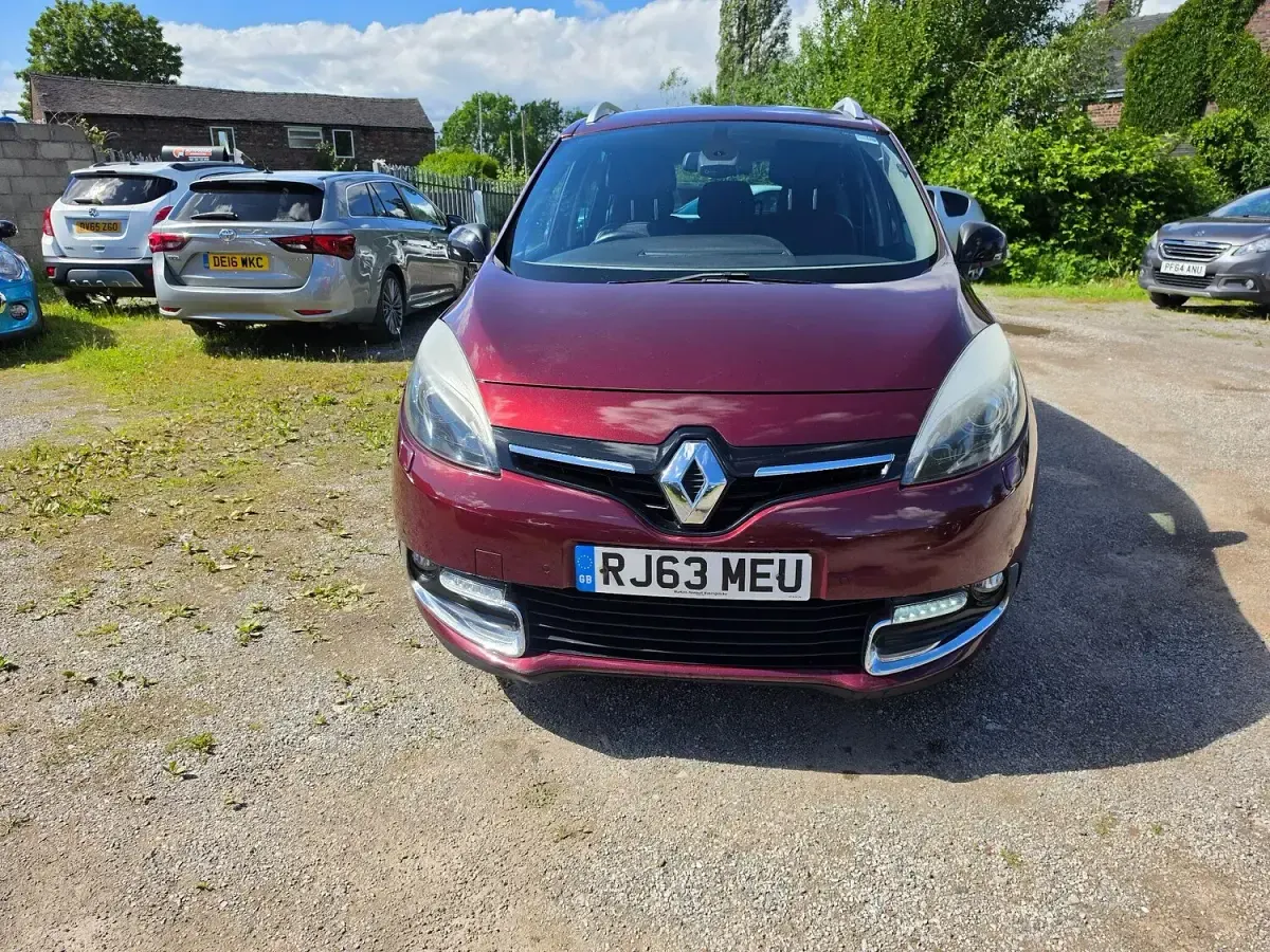 Used Renault Grand Scénic III Bose Edition 2014 Red MPV