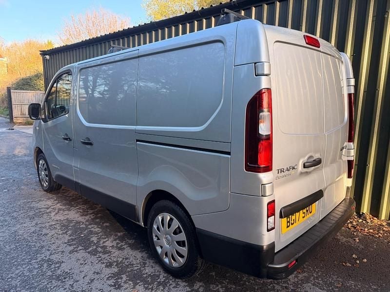 Used Renault Trafic Business 125 HP (91 kW) 2017 Silver MPV
