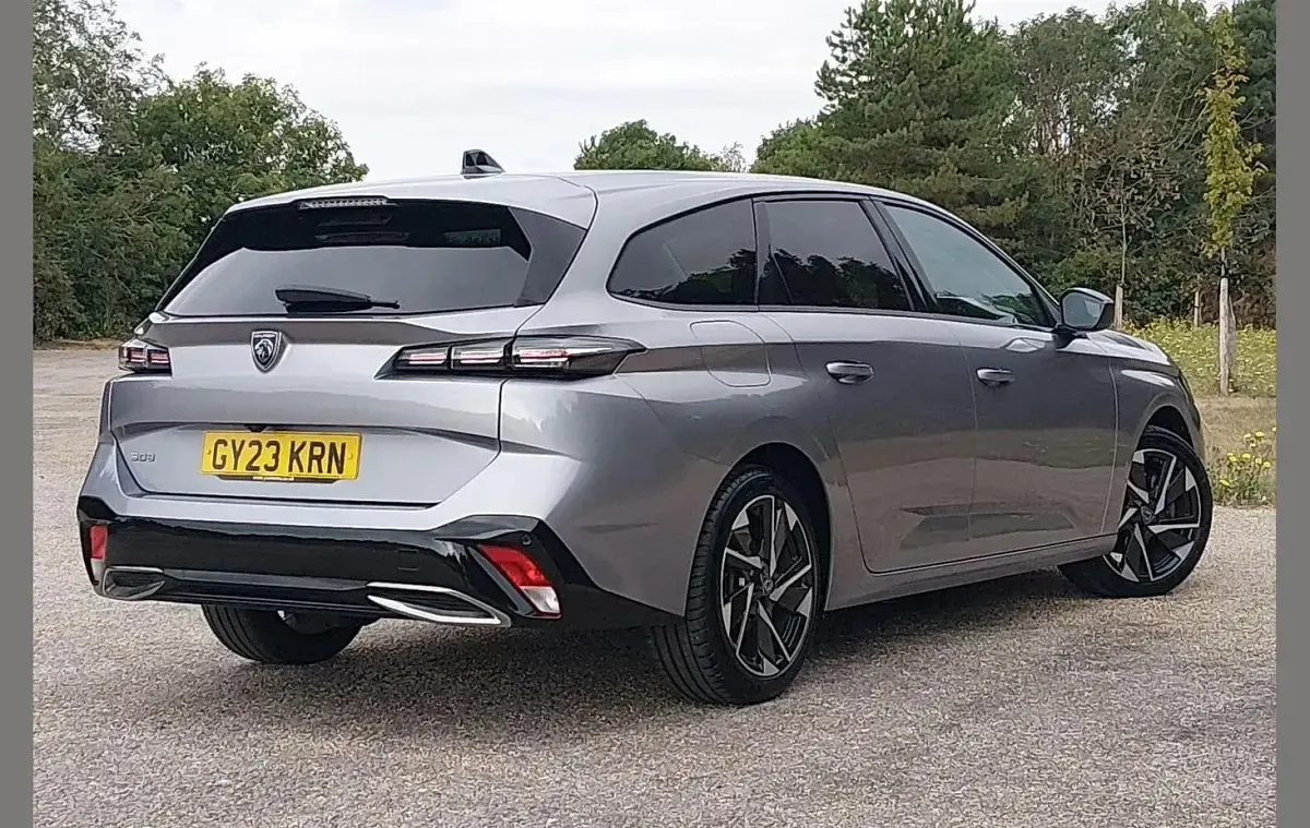 Used Peugeot 308 Allure Premium 128 HP (94 kW) 2023 Grey Estate