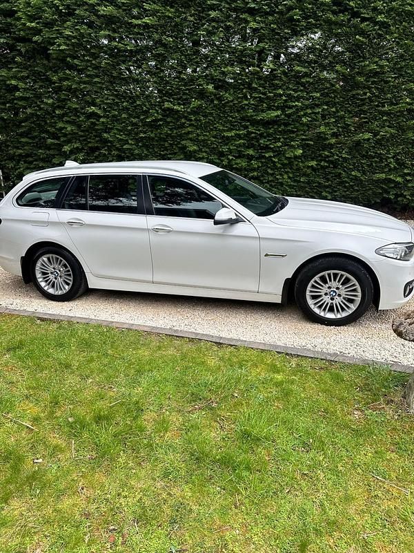 Begagnad BMW 520 190 HK (139 kW) 2015 Vit Kombi