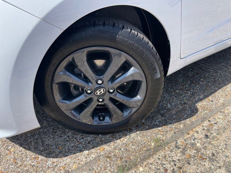 Image 3/4