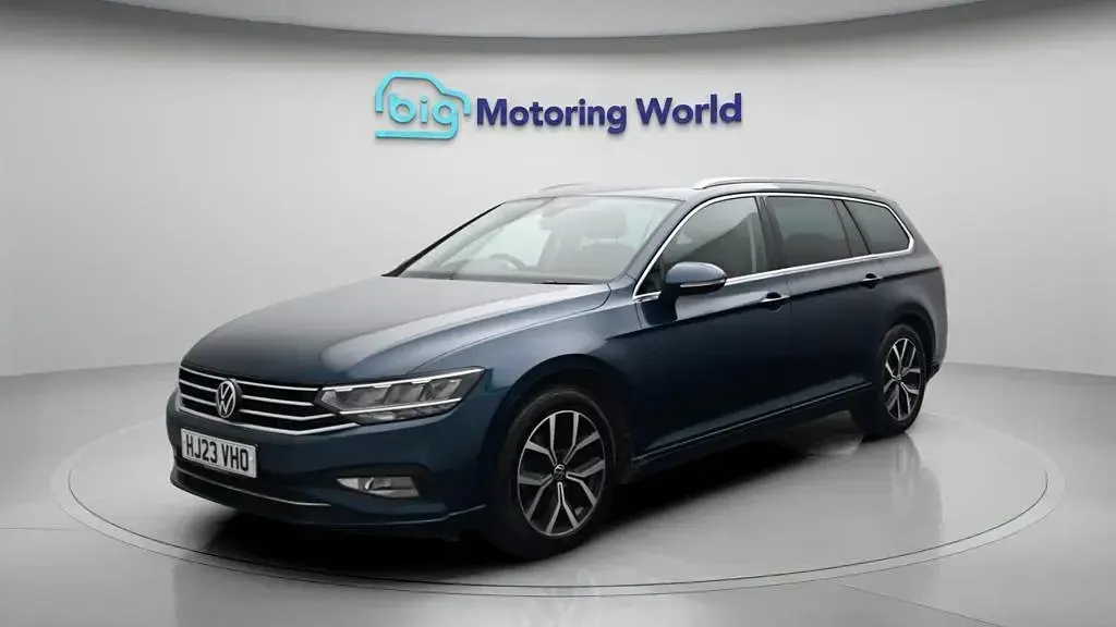 Used VW Passat SEL 150 HP (110 kW) 2023 Blue Estate