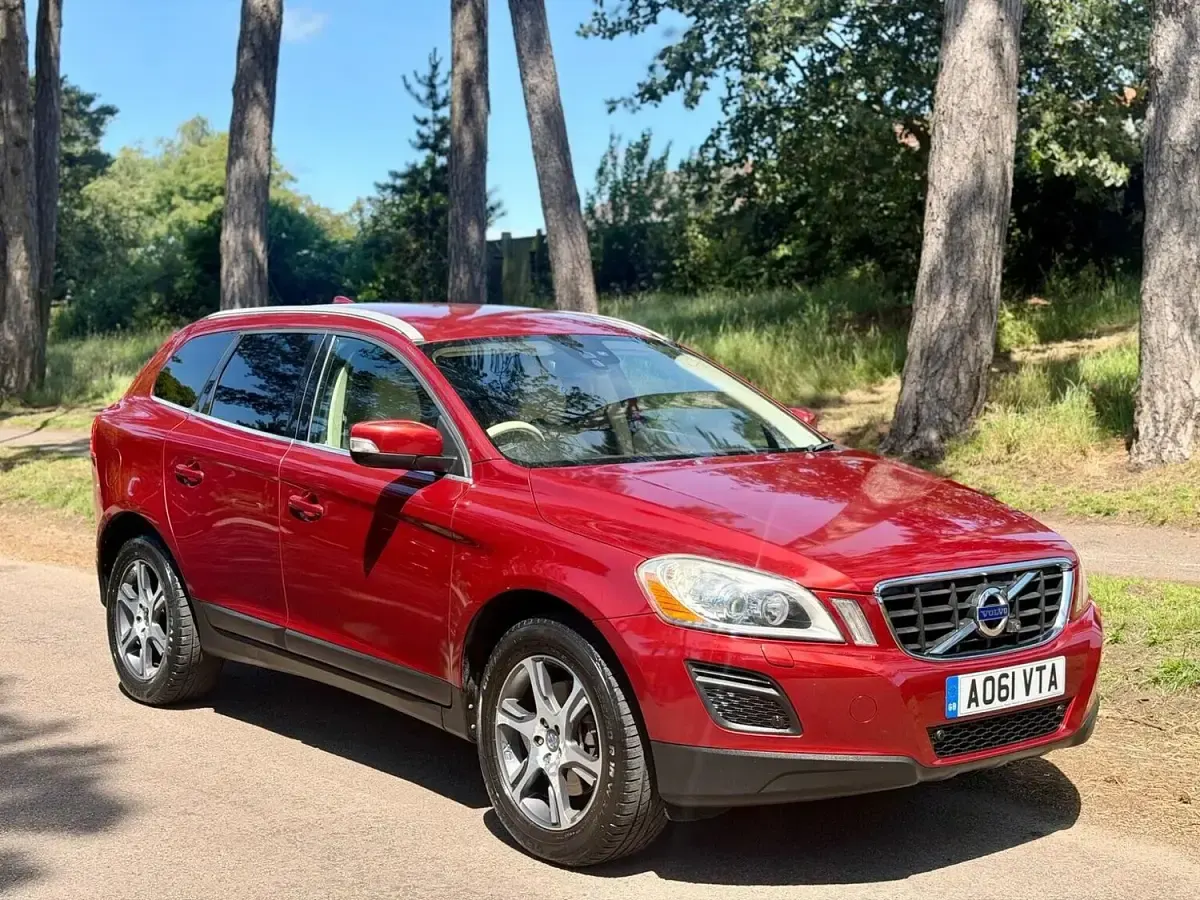Used Volvo XC60 SE Lux 2012 Red SUV