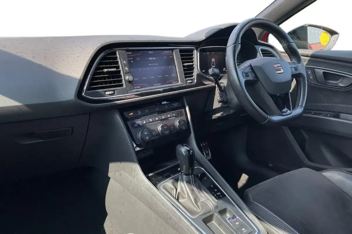 Used Seat Leon CUPRA 290 HP (213 kW) 2020 Red Hatchback
