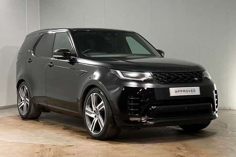 Black Used 2022 Land Rover Discovery 5 SE Dynamic SUV | £48,000 (Good price) - Image 1/4