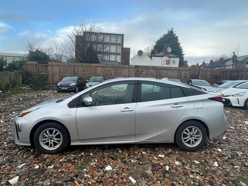 Used Toyota Prius 70 HP (51 kW) 2020 Silver Hatchback