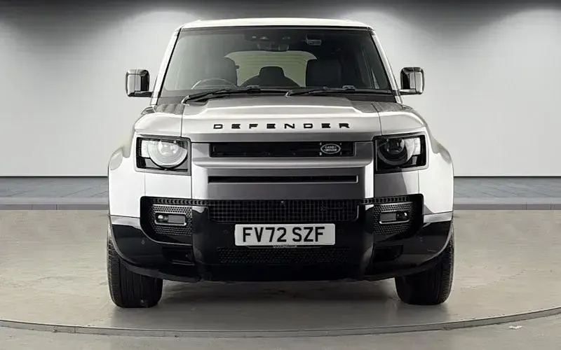 Used Land Rover Defender SE Dynamic 249 HP (183 kW) 2025 SUV
