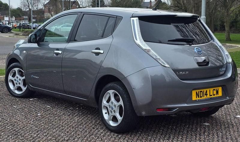 Used Nissan Leaf Acenta 80 kW (109 HP) 2014 Grey Hatchback