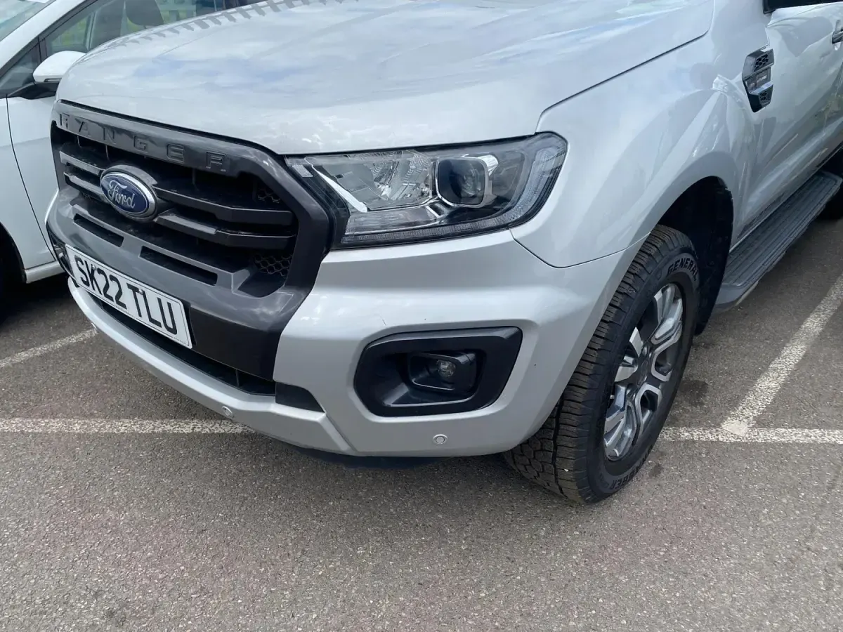 Usado Ford Ranger Wildtrack 210 CV (154 kW) 2022 Plateado Pickup/Camioneta