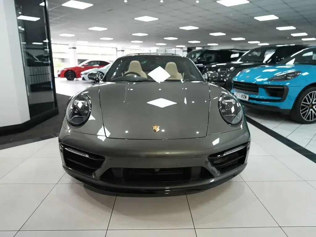 Used Porsche 992 450 HP (330 kW) 2024 Green Cabriolet