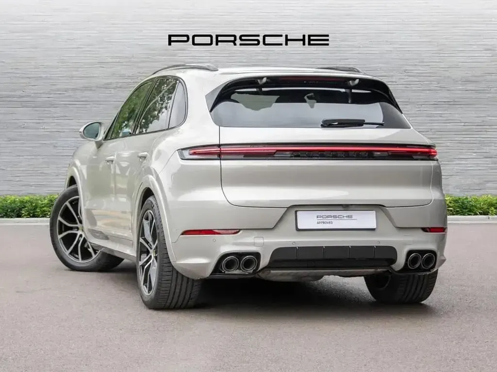 Used Porsche Cayenne 353 HP (259 kW) 2024 Beige SUV