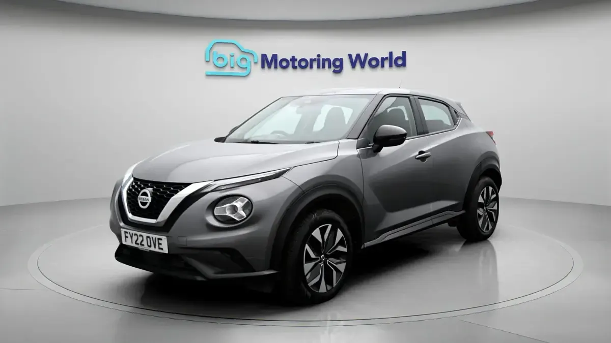 Używany Nissan Juke Acenta 114 KM (83 kW) 2022 Szary SUV