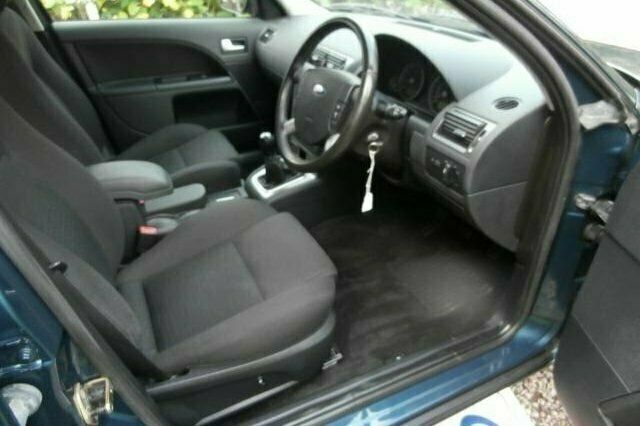 Begagnad Ford Mondeo 2005 Halvkombi