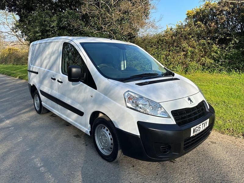 Used Peugeot Expert 163 HP (119 kW) 2015 White Van