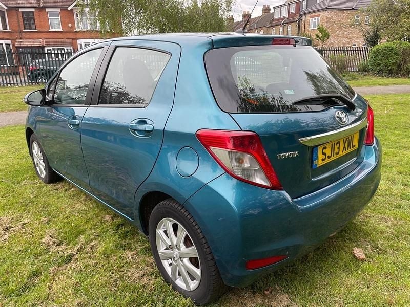 Used Toyota Yaris 2013 Blue Hatchback