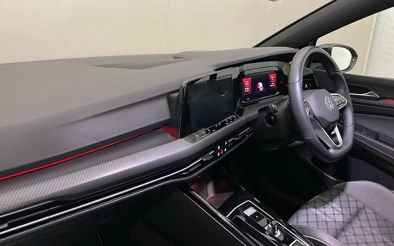 Second-hand VW Golf VIII Black Edition 150 CP (110 kW) 2023 Hatchback
