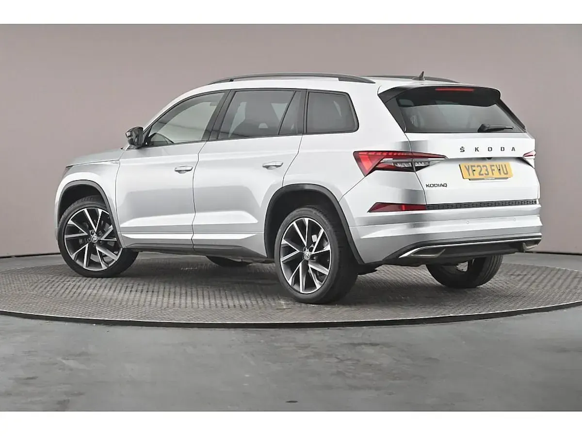 Used Skoda Kodiaq SportLine 150 HP (110 kW) 2023 Brilliant silver metallic SUV
