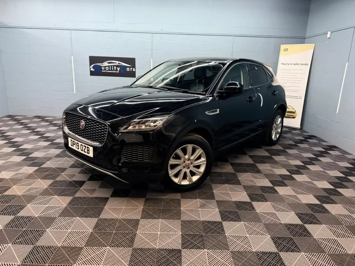 Begagnad Jaguar E-Pace S 150 HK (110 kW) 2019 Svart SUV