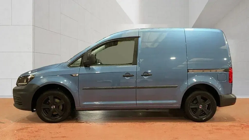 Begagnad VW Caddy Startline 102 HK (75 kW) 2016 Blå Minibuss