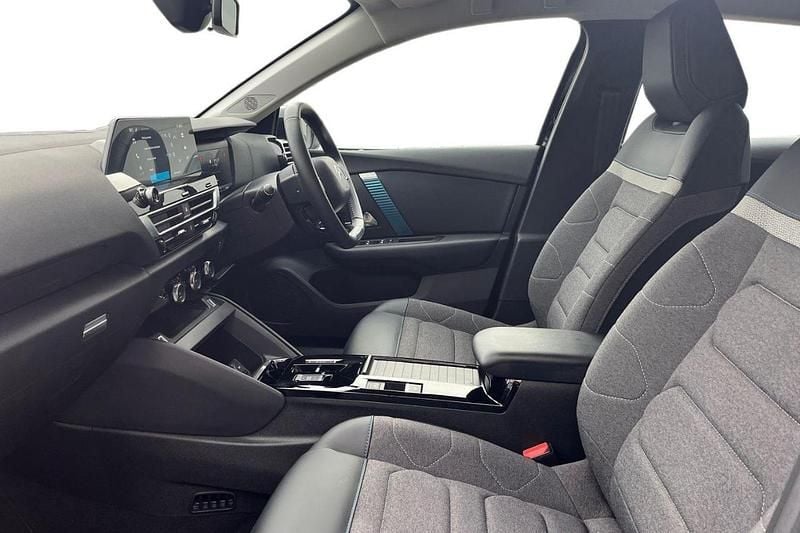 Black Used 2023 Citroën e-C4 Hatchback | £13,790 (Fair price) - Image 1/4